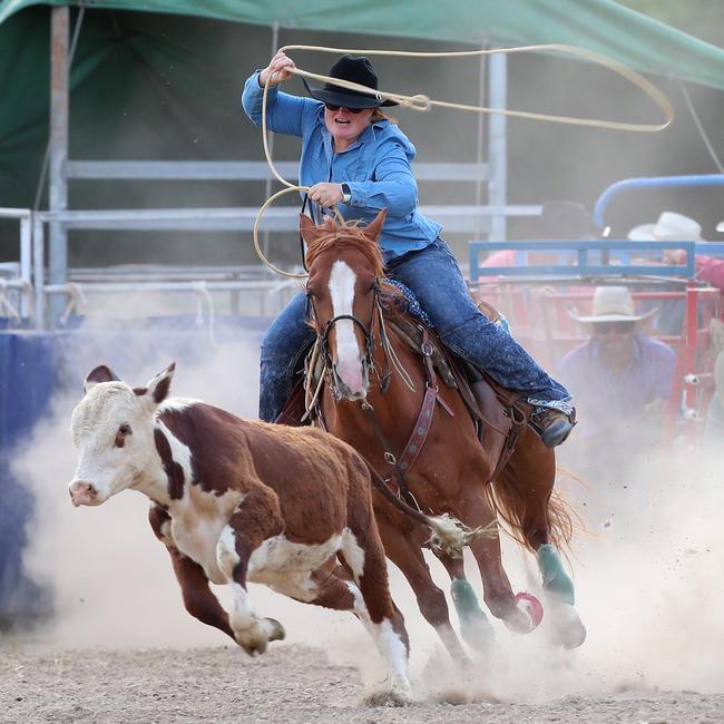 The breakaway roping event delighted fans.