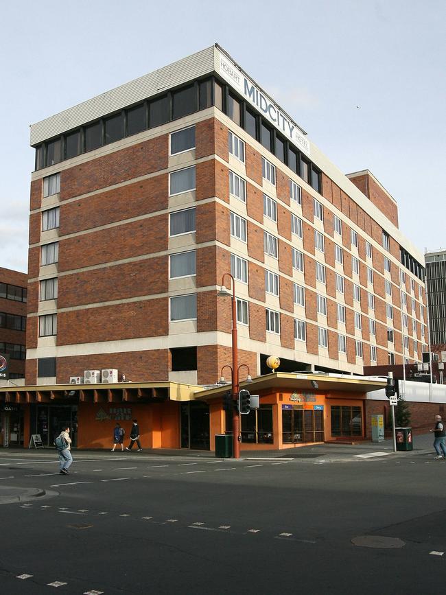 The Midcity Hotel on the corner of Elizabeth and Bathurst streets.