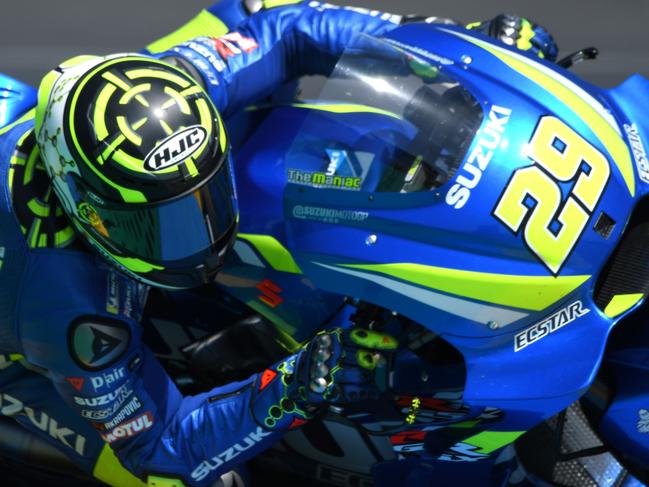 Team SUZUKI ECSTAR's Italian rider Andrea Iannone rides during a MotoGP free practice session, ahead of the French Motorcycle Grand Prix, on May 18, 2018 in Le Mans, northwestern France. Italy's Andrea Dovizioso, vice-champion of the world in MotoGP, extended for two seasons, until 2020, his contract with Ducati, the grand prix of the manufacturer, on the sidelines of the Grand Prix de France, at Le Mans / AFP PHOTO / Jean-Francois MONIER