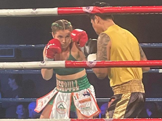 Creaven in her professional boxing debut against Usanakorn Thawilsuhannawang on the Gold Coast. Picture: Supplied