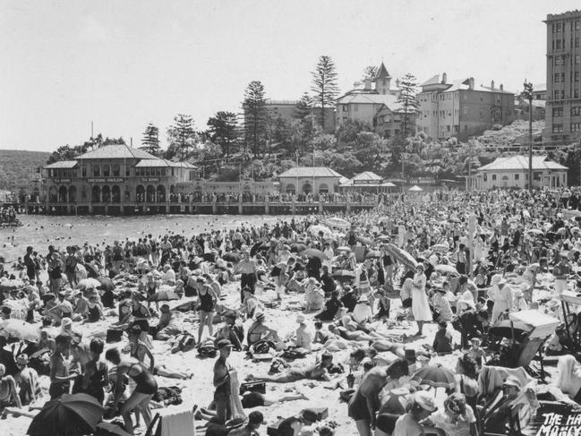 Manly harbour pool c1935. Photo Northern Beaches Library