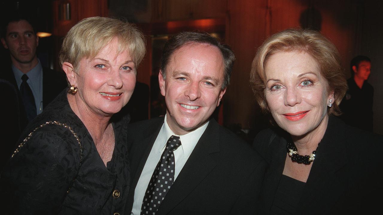 Walsh with Maureen Duval with and Ita Buttrose at a Foxtel celebration in 2000.