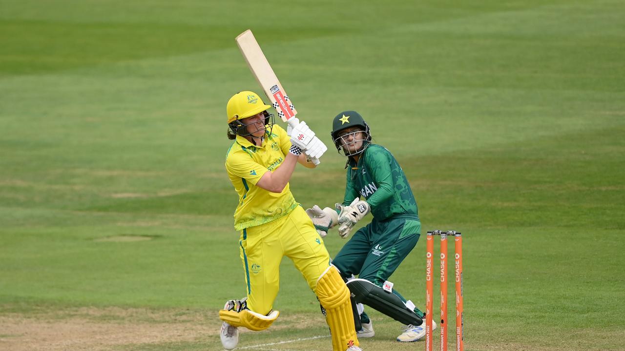 BIRMINGHAM, ENGLAND - AUGUST 03: Tahlia McGrath of Team Australia hits runs during the Cricket T20 Group A match between Team Australia and Team Pakistan on day six of the Birmingham 2022 Commonwealth Games at Edgbaston on August 03, 2022 in Birmingham, England. (Photo by Alex Davidson/Getty Images)