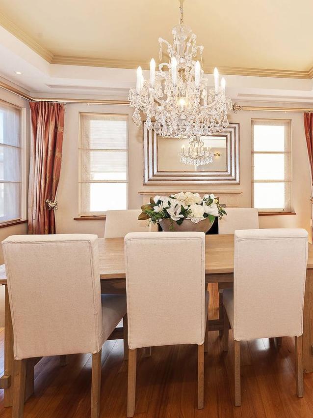 Dining room.