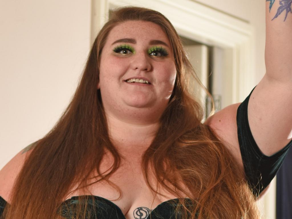 ONE TIME WEB USE ONLY - FEES APPLY - CONTACT CATERS FOR ANY OTHER USE -  WILLIAM LAILEY / MERCURY PRESS (PICTURED-Danielle Birch) - This 35 stone woman is paid over ÃÂ£1,500 per month to get stuck in doorways. Danielle Birch, 25, films her size 36 frame getting stuck in cars, doorways as well as standing next to smaller people. The content creator, who lives in Plymouth, Devon, charges ÃÂ£2.90 to ÃÂ£7.30 per video. She insists the videos are 'non pornographic' as it is simply shares her videos for men to admire bigger women. - SEE MERC COPY