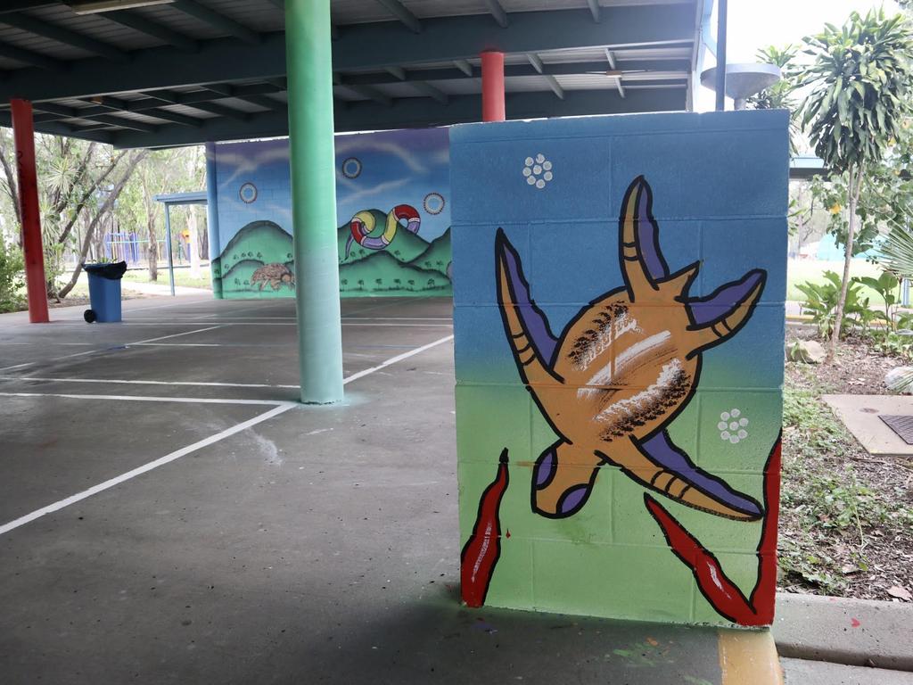 Arthur Conlon Creates Artwork At Tieri State School The Courier Mail