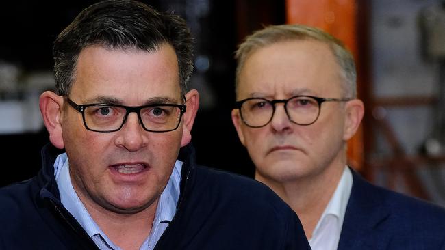 MELBOURNE, AUSTRALIA - NewsWire Photos MAY, 10, 2022: Victorian Premier, Daniel Andrews, and Leader of the Opposition, Anthony Albanese give a joint press conference at Box Hill TafePicture: NCA NewsWire / Luis Enrique Ascui