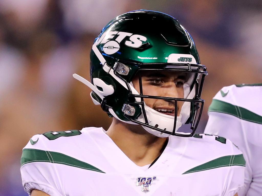 NY Jets cut Valentine Holmes, Eagles keep Jordan Mailata