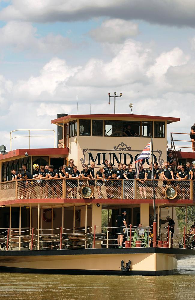 Richmond players set off on Mundoo paddle steamer down the Murray River during a community camp.