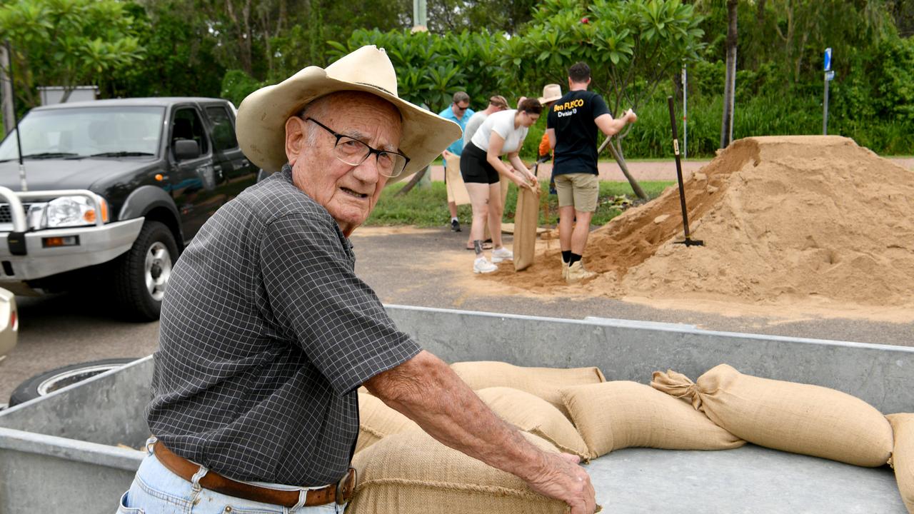 Cungulla resident Gerry Gricks gets a load of sandbags. Picture: Evan Morgan