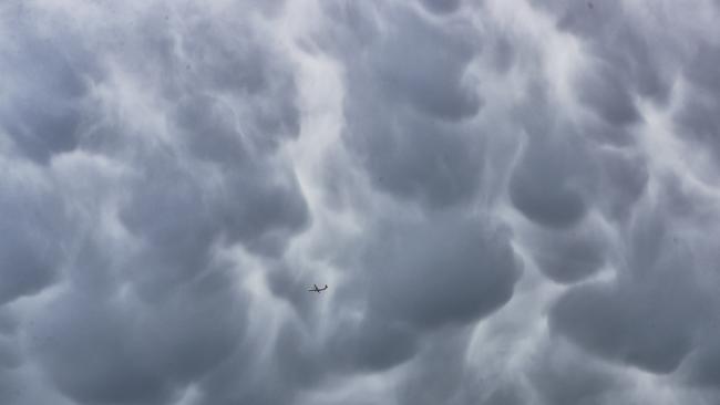 There is a chance severe thunderstorms will roll into the southeast this afternoon.