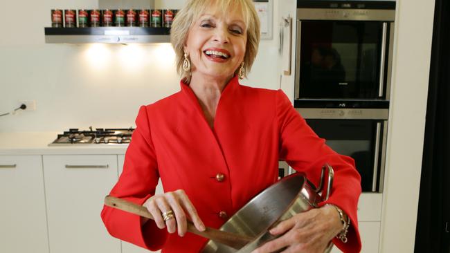 Florence Henderson played Carol Brady on The Brady Bunch for five years.