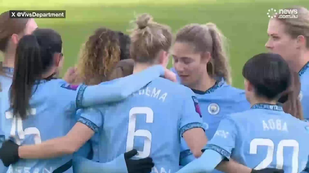 Mary Fowler scores wonder goal for Man City