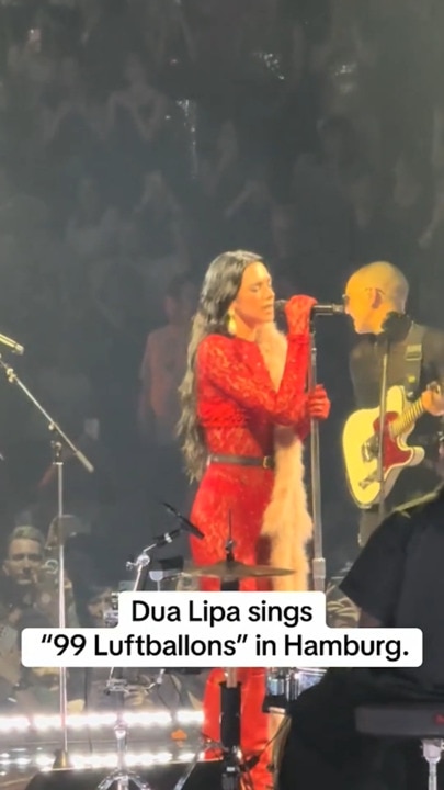 Dua Lipa stuns with surprise talent during Hamburg concert