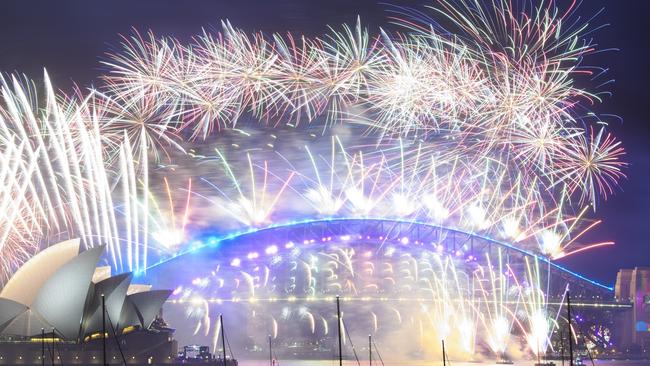 New pyrotechnic tricks delighted the crowd …