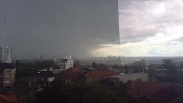 Storm rolls in over Bondi