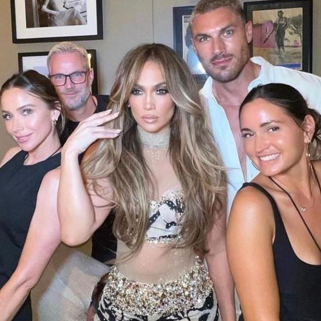 JLO and her “glam fam”. Picture: Instagram/tombachik