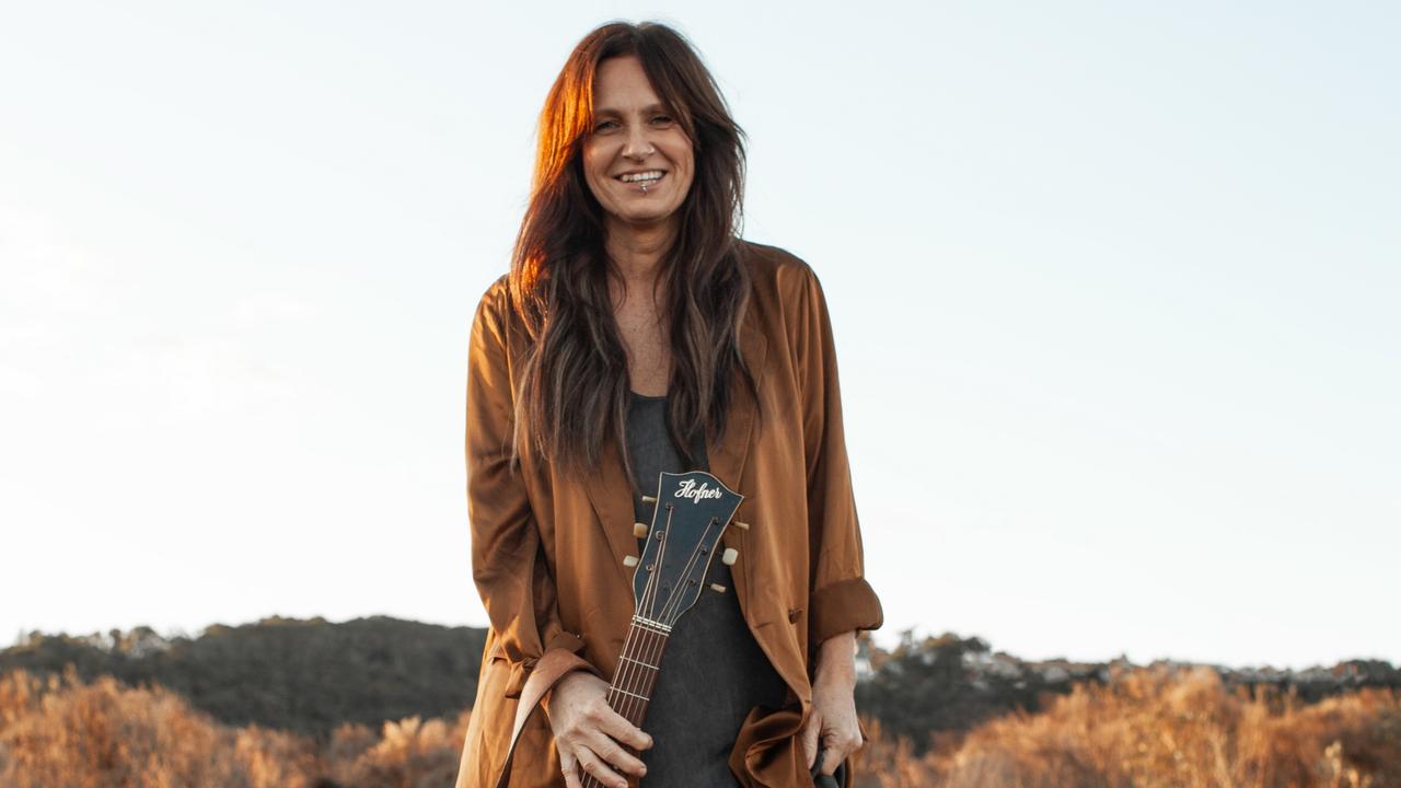 ARIA Hall of Famer and multi-platinum selling singer songwriter Kasey Chambers is coming back to Darwin. Picture: Chloe Isaac