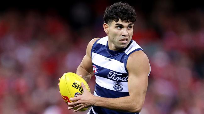 SYDNEY, AUSTRALIA - JUNE 09: Tyson Stengle of the Cats controls the ball during the round 13 AFL match between Sydney Swans and Geelong Cats at SCG, on June 09, 2024, in Sydney, Australia. (Photo by Brendon Thorne/AFL Photos/via Getty Images)