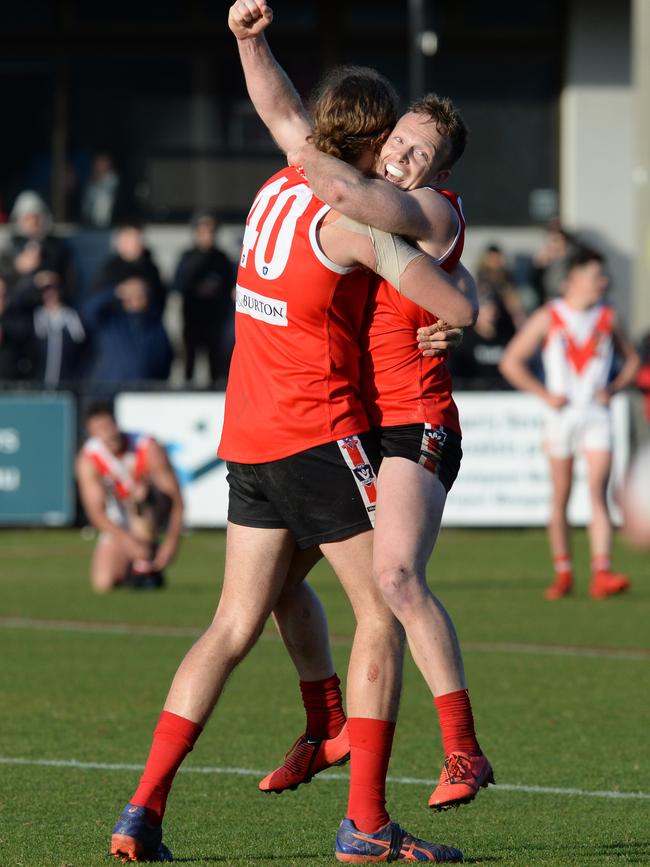 Harry Wynn-Pope and Jake Mold rejoice in the 2019 grand final.