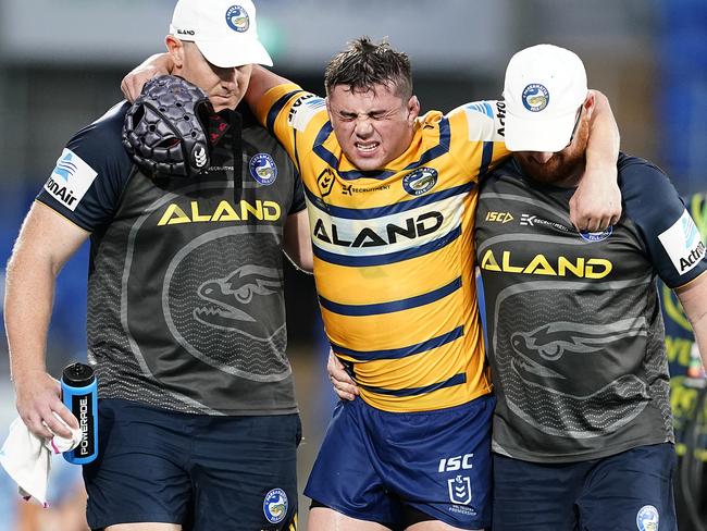 Reed Mahoney of the Eels is taken from the field injured during the Round 2 NRL match between the Gold Coast Titans and the Parramatta Eels at CBus Super Stadium on the Gold Coast, Sunday, March 22, 2020. (AAP Image/Dave Hunt) NO ARCHIVING, EDITORIAL USE ONLY