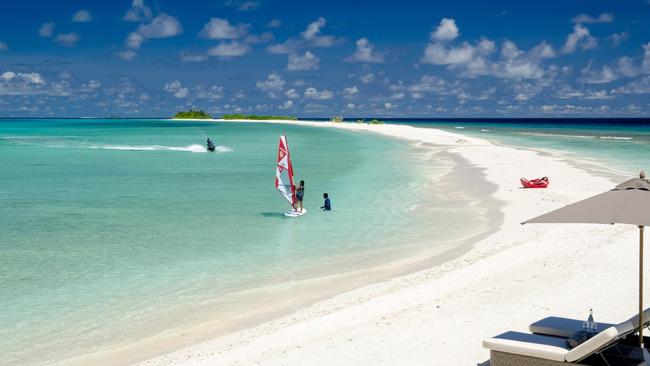 Finolhu sand bank. Photo: Claudia Klingbeil