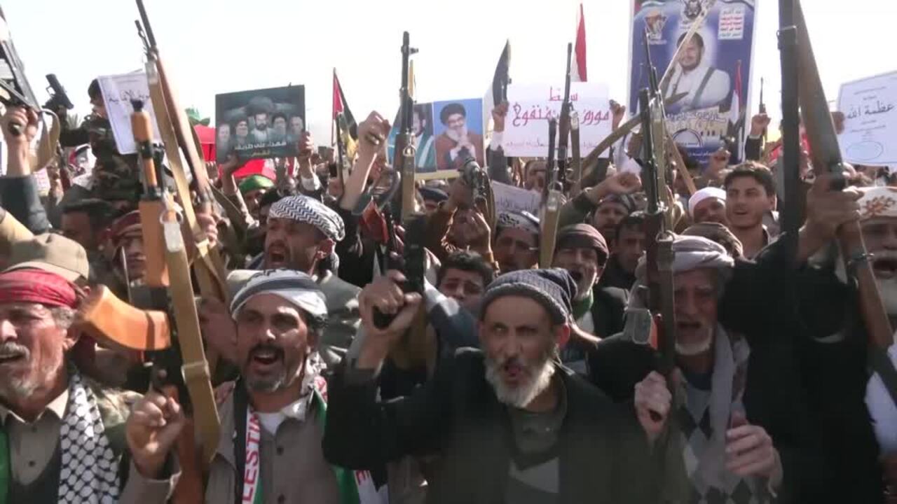 Yemenis rally for Gaza a day after Israel strikes Houthi targets