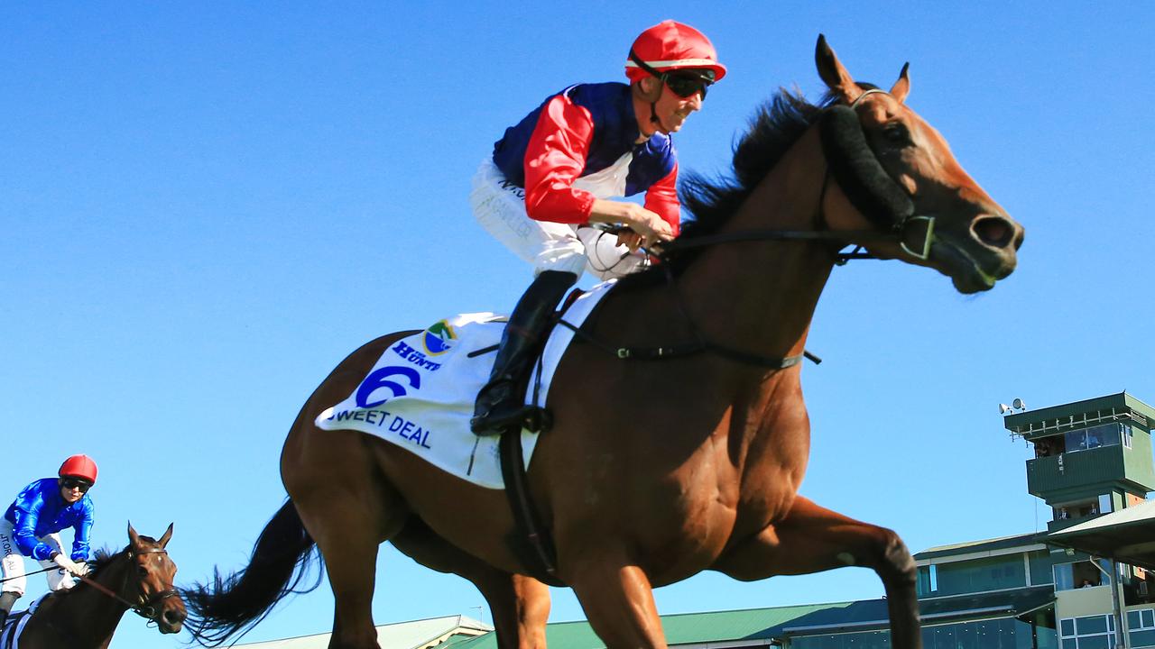 NEWCASTLE, AUSTRALIA - NOVEMBER 14: Nash Rawiller on Sweet Deal wins race 7 the TAB Hunter during Racing at Newcastle Racecourse on November 14, 2020 in Newcastle, Australia. (Photo by Mark Evans/Getty Images)