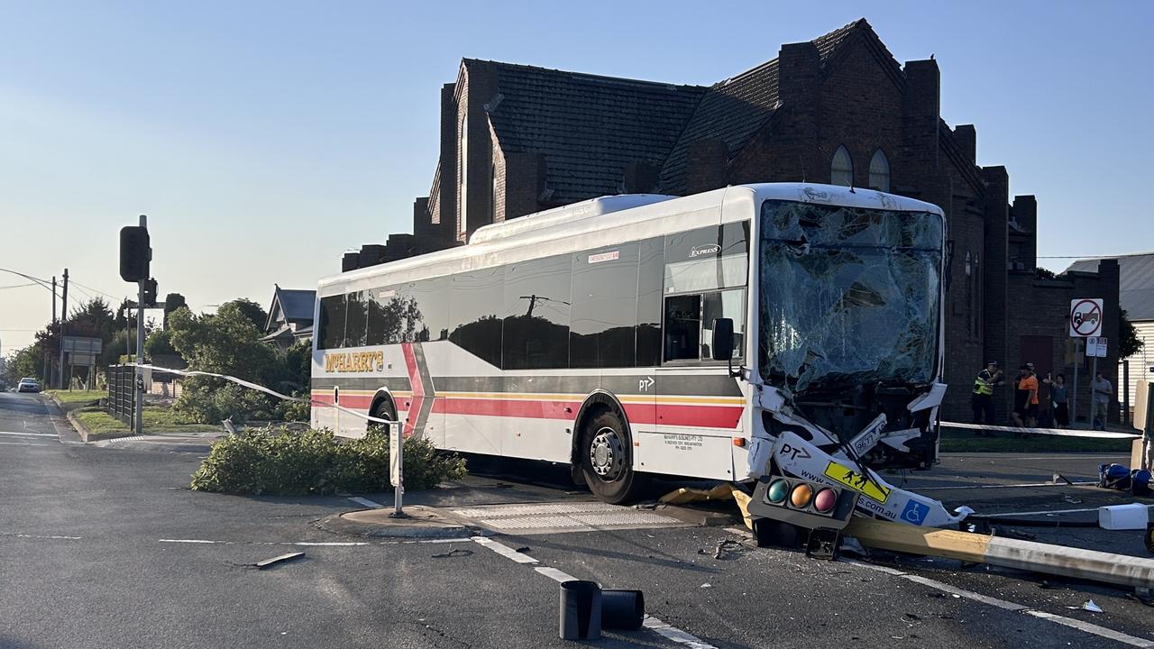 Scary bus crash near Geelong school leaves four in hospital