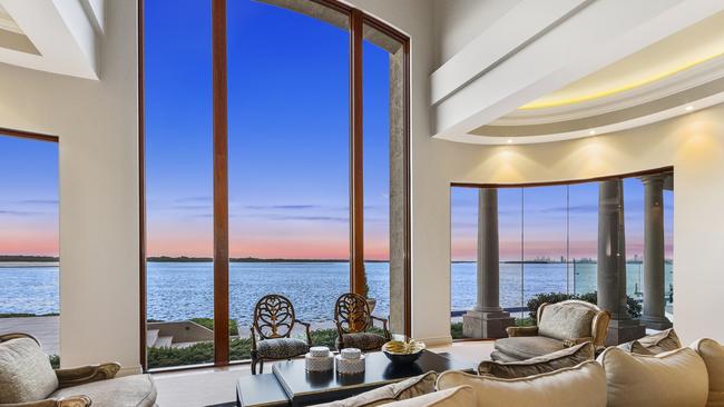 Grande Vista, the luxury Broadbeach Waters estate on the Sovereign Islands