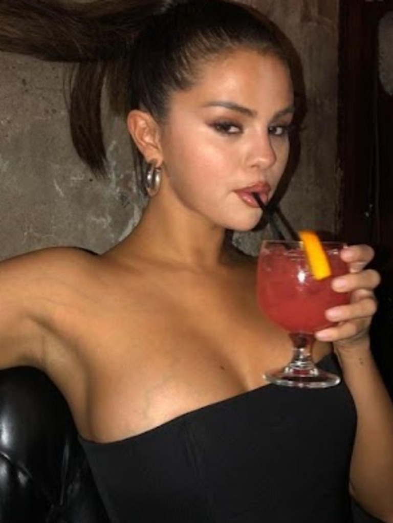 Selena has revealed if she's single. Source: Instagram