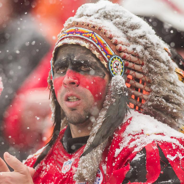 Kansas City Chiefs fans banned from wearing headdresses and Native American  face paint