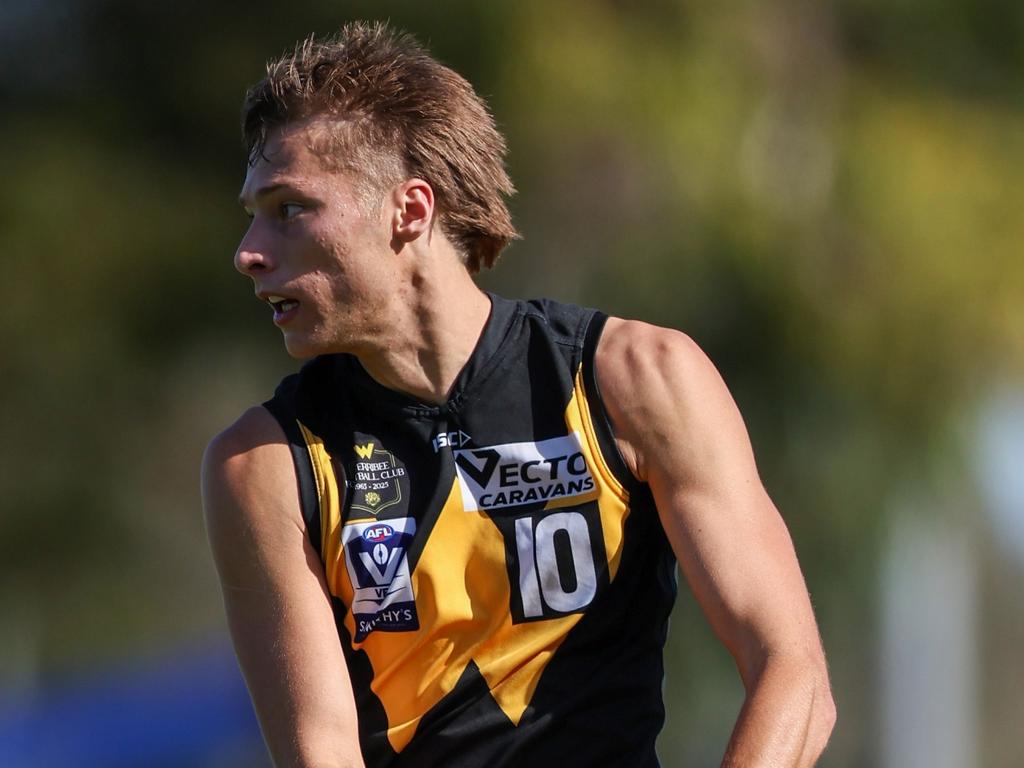 Ryan Eyers takes possession for Werribee against Footscray. Pic: Rob Lawson/AFL Photos