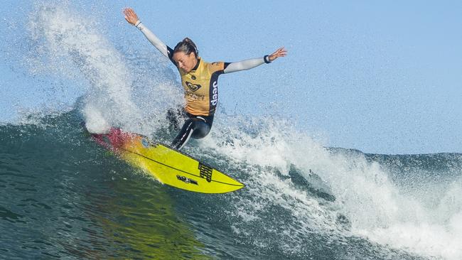 Sally Fitzgibbons got off to a slow start in France but recovered to advance into round three at the Roxy Pro.