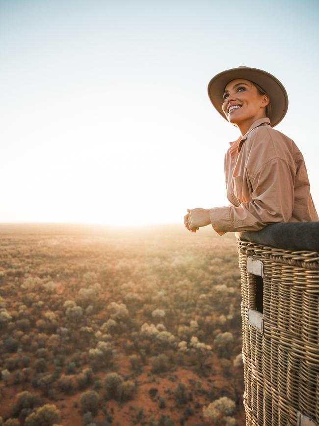 Outback Ballooning in Alice Springs: Tourism NT is offering discounts of up to $1000 for vaccinated tourists. Photo: Tourism NT