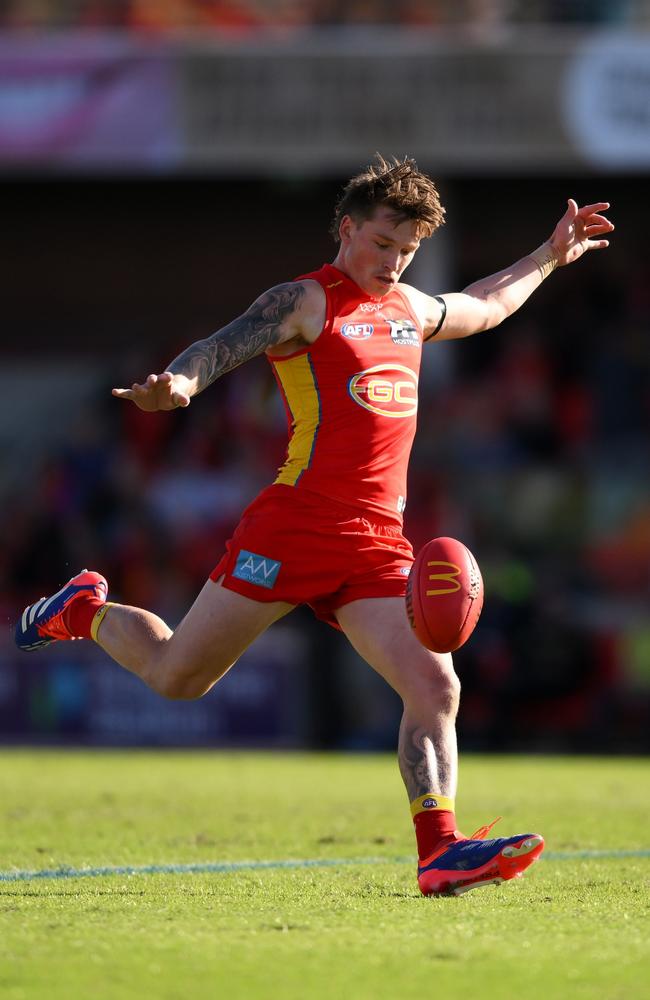 Bailey Humphrey kicked the important first goal of the last quarter. (Photo by Matt Roberts/AFL Photos/via Getty Images)