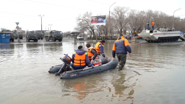 Tens Of Thousands Evacuated In Russia Kazakhstan Amid Worst Floods In