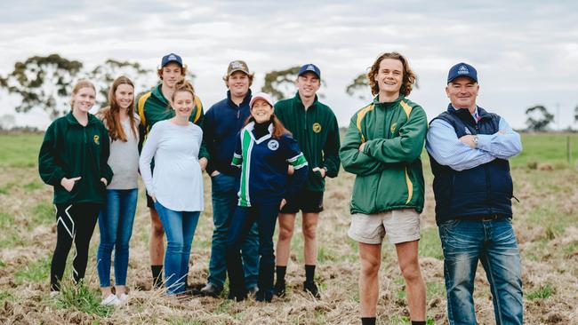 East Loddon student Jack Demeo with Pioneer Seeds’ Dave Smyth and the Year 11 and 12 agriculture and horticulture class (pictured 2020) Tayla Diss, Jasmine Condliffe, Oscar Hocking, Sarah Gladman, Hugh Cartwright, Paula Maxted and Will Stringer, with teachers Sarah Gladman and Paula Maxted. Picture: Chloe Smith