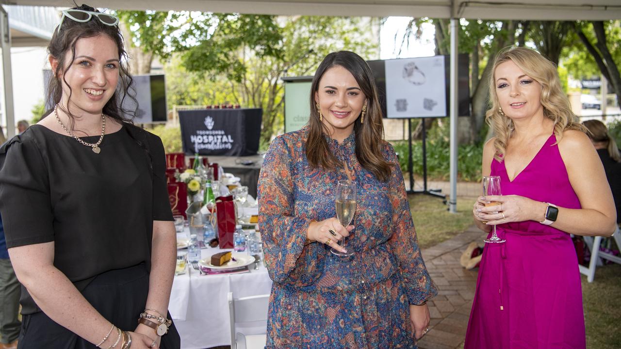 ( From left ) Libby Coghlan, Kate Ruijter and Melinda Johns at the Hogans Family Jewellers Ladies Diamond Luncheon 2020, Gips restaurant. Friday. 16th Oct 2020