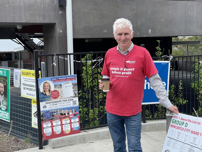 Social Alliance mayoral candidate Steve O'Brien spent the day at Newcastle East Public School.