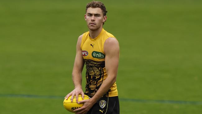 MELBOURNE, AUSTRALIA - JULY 05: Sam Banks of the Tigers takes part during a Richmond Tigers AFL training session at Punt Road Oval on July 05, 2023 in Melbourne, Australia. (Photo by Darrian Traynor/Getty Images)