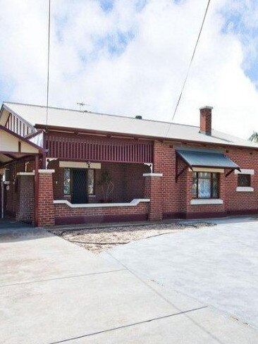 41 Beaufort St, Woodville Park was purchased in 2019 for $1.2m.