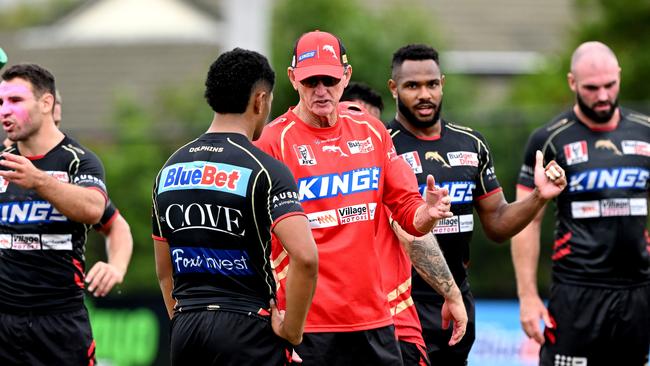 Bennett talks tactics with young star Isaiya Katoa at training. Picture: Getty