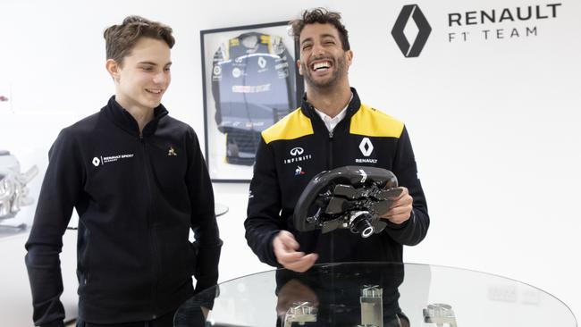 Oscar Piastri with Dan Ricciardo after signing up to the Renault Sport Academy this year.