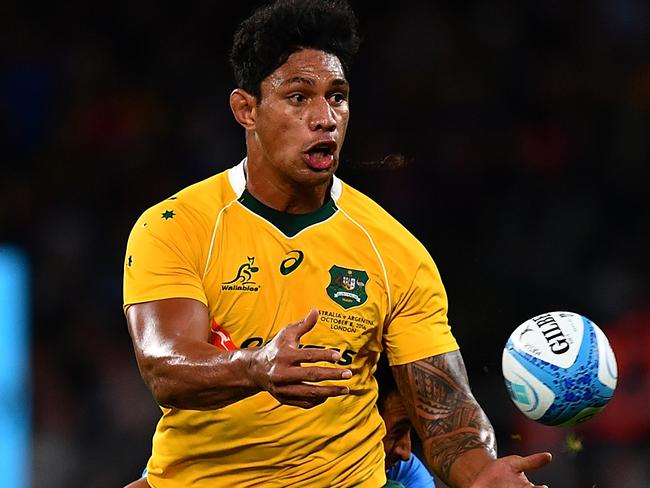 LONDON, ENGLAND - OCTOBER 08: Lopeti Timani of Australia is tackled by Matias Orlando of Argentina during The Rugby Championship match between Argentina and Australia at Twickenham Stadium on October 8, 2016 in London, England. (Photo by Dan Mullan/Getty Images)