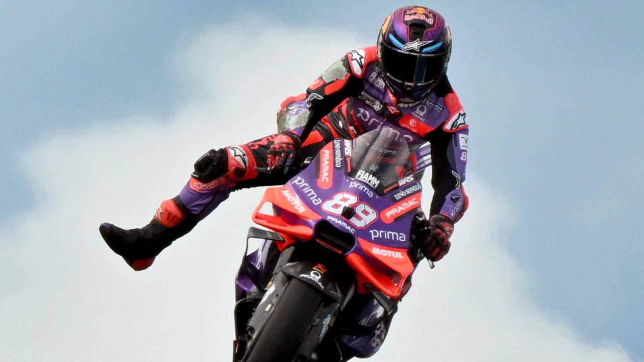 TOPSHOT - Prima Pramac Racing team rider Jorge Martin of Spain speeds through a corner during a MotoGP practice session at the Australian MotoGP on Philip Island on October 18, 2024. (Photo by William WEST / AFP) / -- IMAGE RESTRICTED TO EDITORIAL USE - STRICTLY NO COMMERCIAL USE --