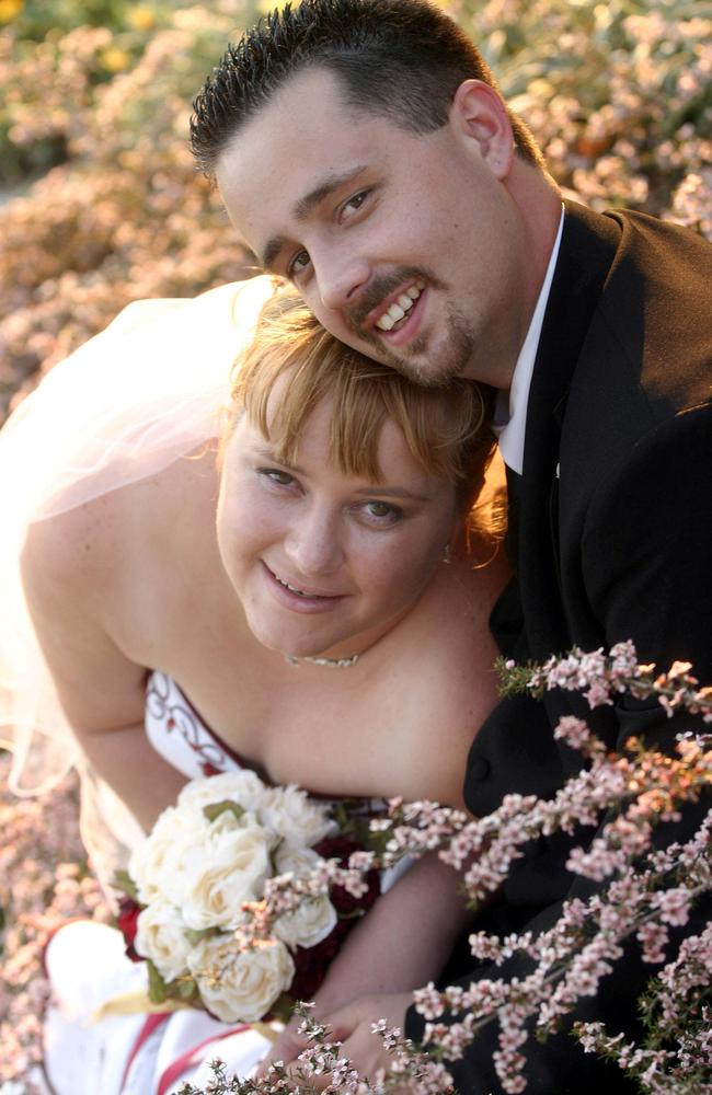 21.9.05 Samantha Lynch-Priddle married Ji Gregory at Browns Park North Ipswich. Photo: Adam Smith