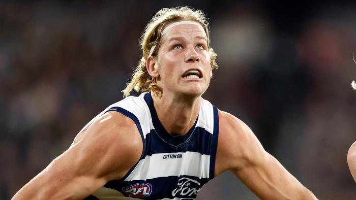 MELBOURNE, AUSTRALIA - JUNE 21: Tom De Koning of the Blues and Jack Carroll of the Blues compete in a ruck contest during the 2024 AFL Round 15 match between the Carlton Blues and the Geelong Cats at The Melbourne Cricket Ground on June 21, 2024 in Melbourne, Australia. (Photo by Michael Willson/AFL Photos via Getty Images)