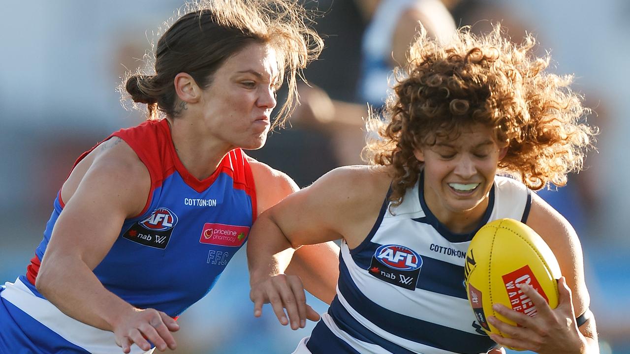 Ellie Blackburn closes in Nina Morrison at Whitten Oval. Picture: AFL Photos via Getty Images
