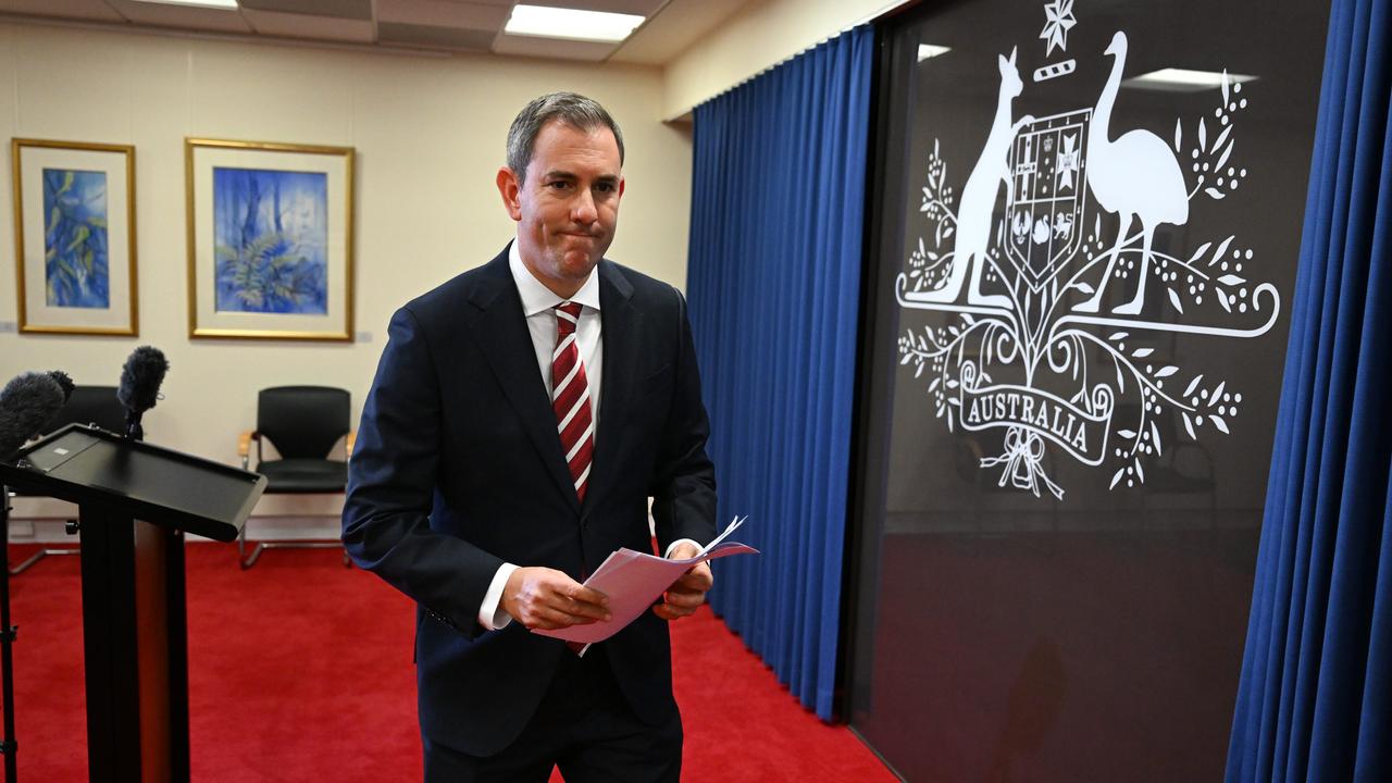 Treasurer Jim Chalmers says banks are required to help people repay their loans. Picture: Dan Peled / NewsWire